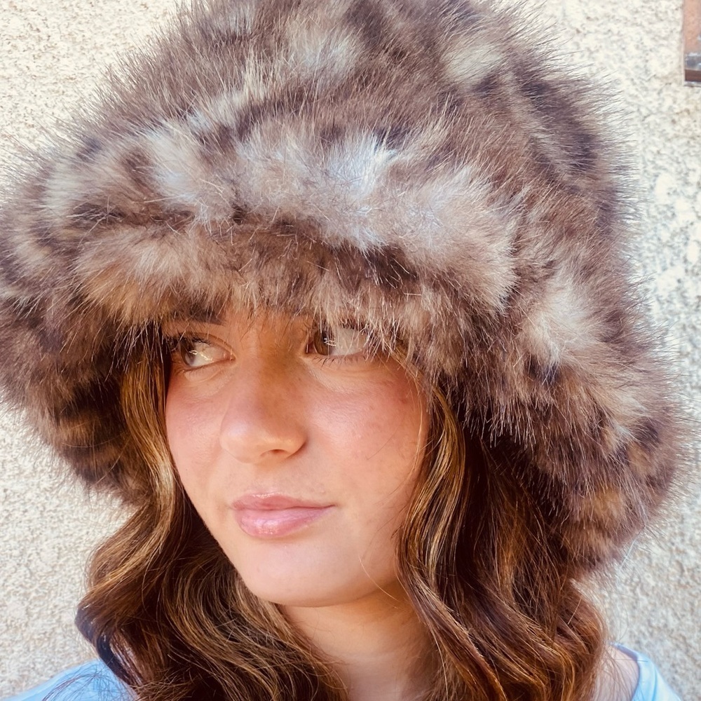 Large Leopard Print Faux Fur Bucket Hat